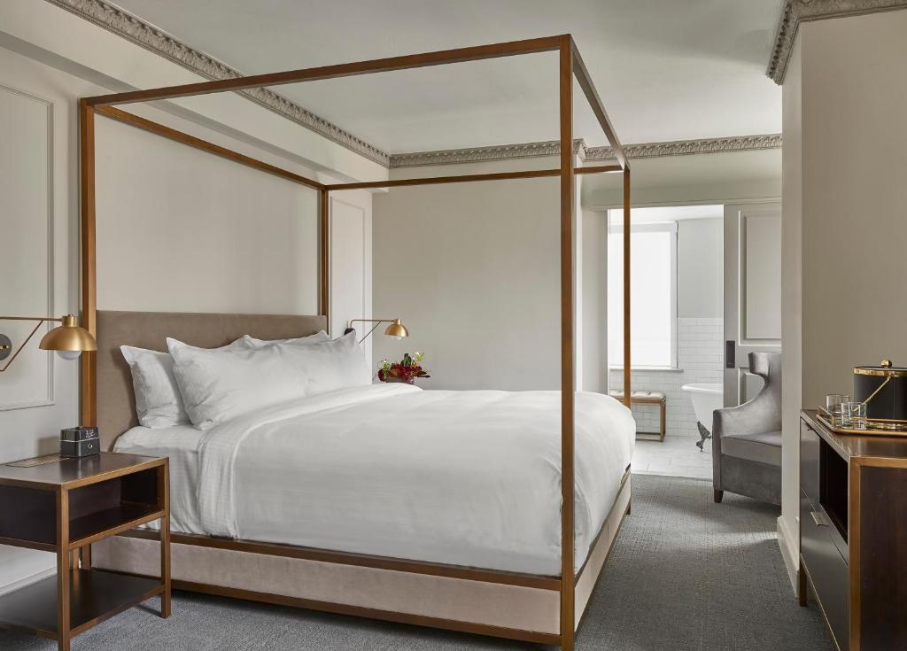 Room image 4